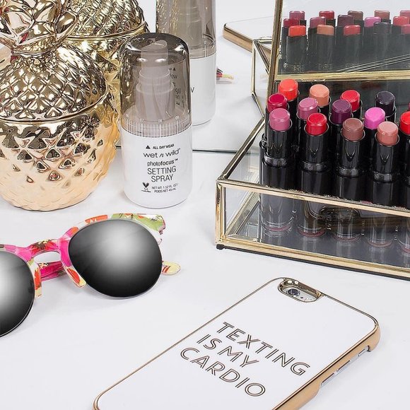 Wet n Wild Silk Finish Hydrating Rich Buildable Light Berry Frost Pink - Picture 14 of 15